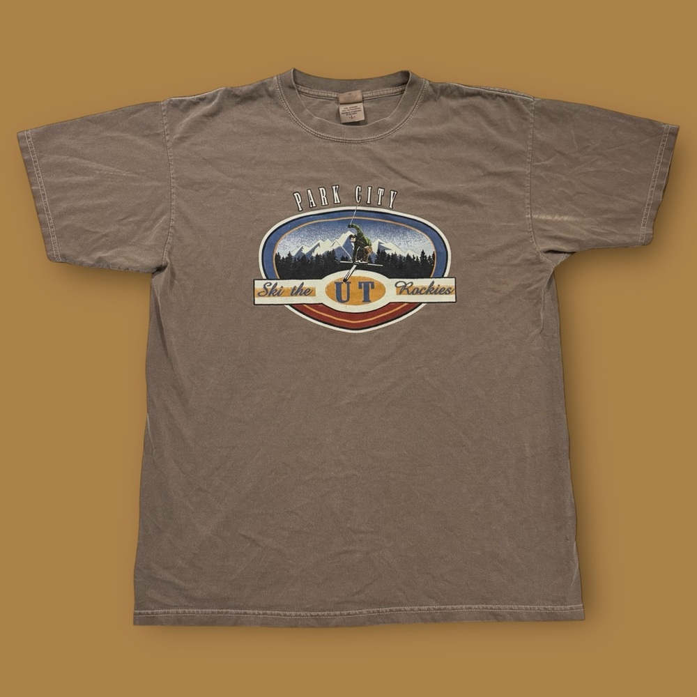 Vintage 90’s Park City Utah Graphic Ski Tee